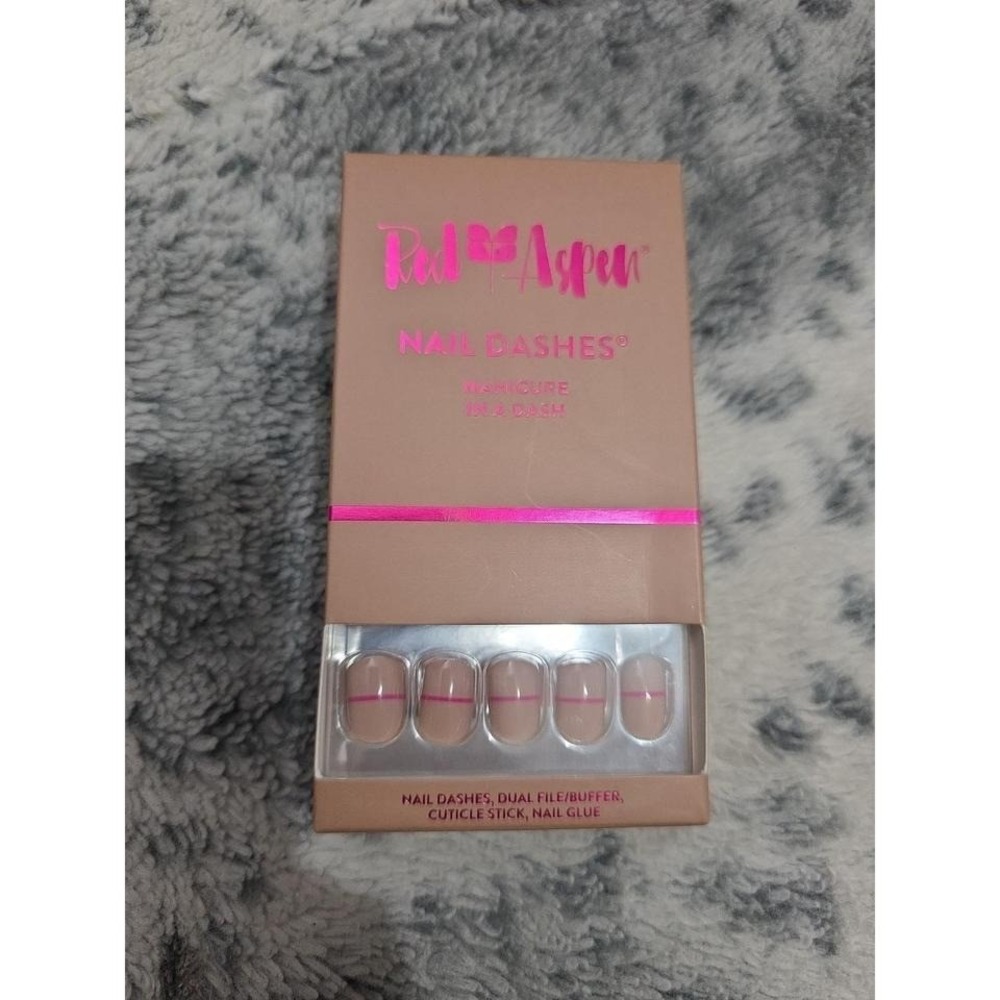 Red Aspen Nail Dashes: Lynnells Hot Line *New*